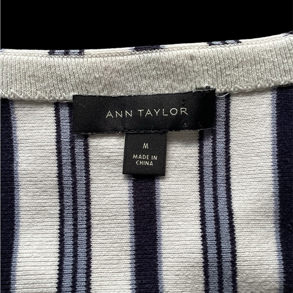 Ann Taylor gray/black/white silk blend pullover sweater/tunic. Size M. - Picture 2 of 8